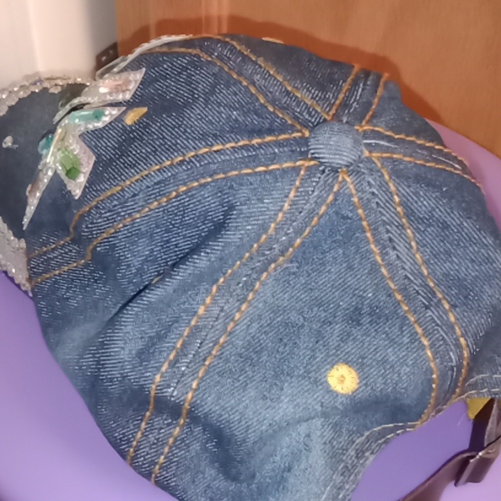 Pretty cap 🧢😍 - Picture 5 of 7